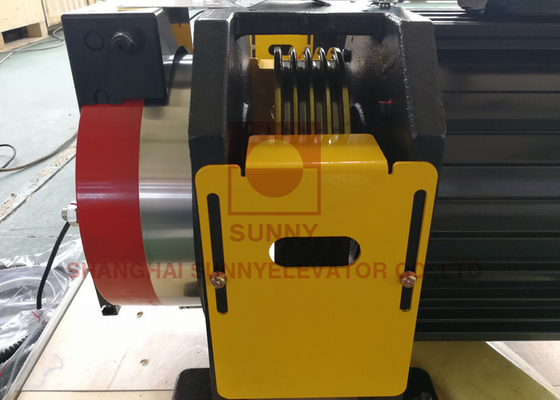 450 - 1350kg 기어리스 트랙션 머신 2:1 로핑 IP41 16 폴 및 DC110v 브레이크 볼